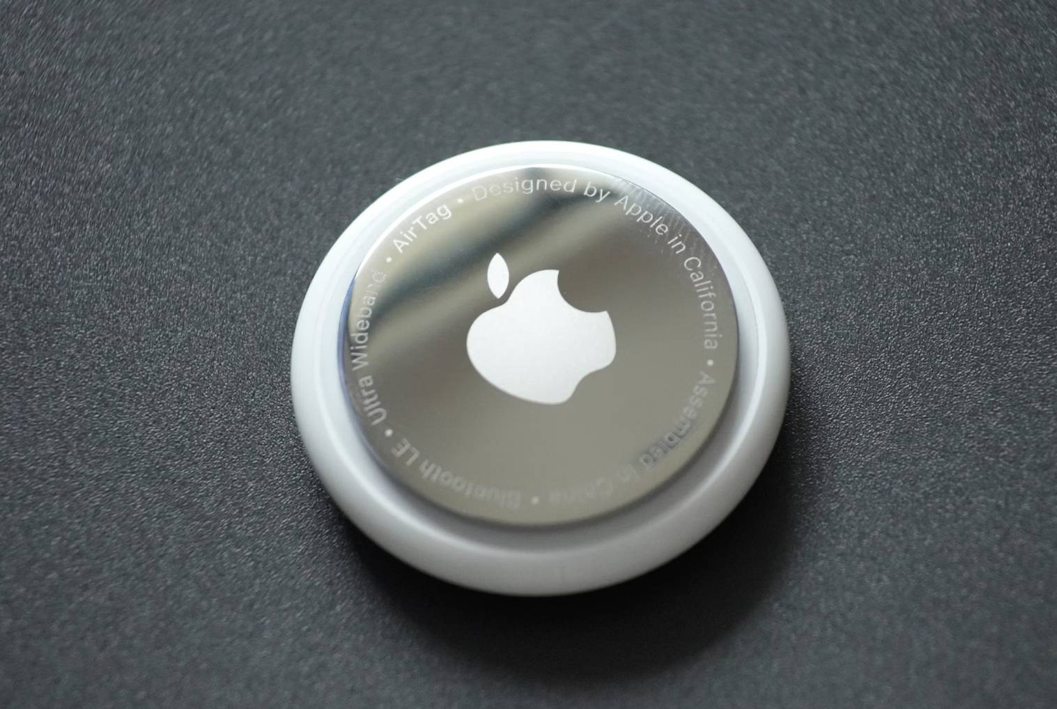 苹果AirTag安全升级！新增警示标签，携手家长共筑儿童安全防线