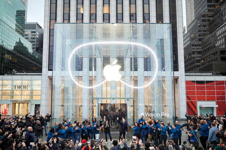 苹果中国困境加剧，iPhone销量断崖式下滑敲响市场警钟！