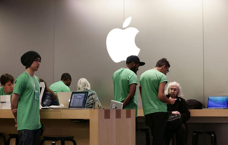 Apple Intelligence黯然失色：iPhone用户偏好简单操作，智能助手成摆设