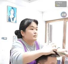 李晓华理发店故事：那些令人难忘的理发经历与精彩瞬间