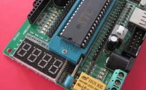 单片机延时函数解析：深入探索delay(100)的含义