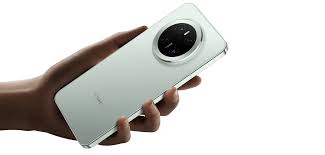 华为Mate70系列全新功能官方发布，开启AI技术新里程碑