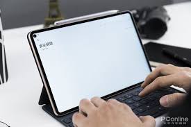 华为分屏新体验：一屏多用，效率倍增的震撼升级！