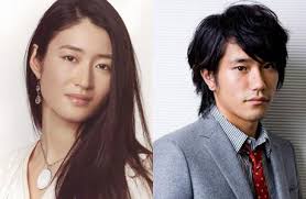 独家松山健一与神秘姐姐的甜蜜恋情，娱乐圈新CP引爆话题！